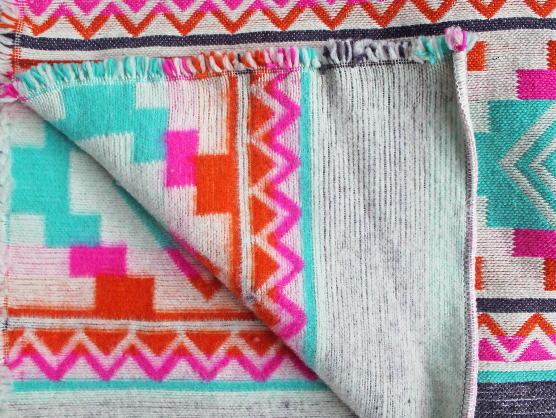Cuicocha Premium Edition 100% Wool Blanket