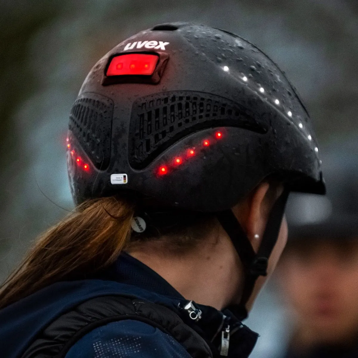 UVEX exxential II LED Riding Hat - black